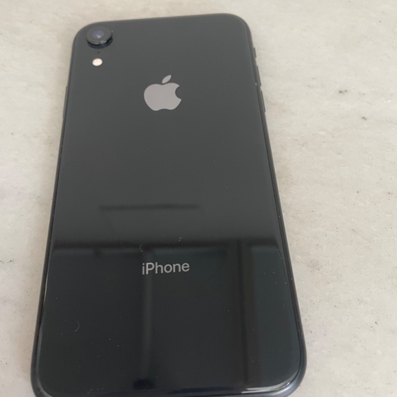 iPhone XR 128gb unlocked - Picture 4 of 7